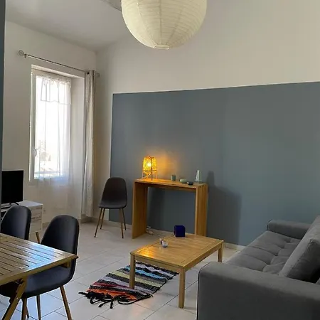 Charming 40m With Balcony In * 라시오타
