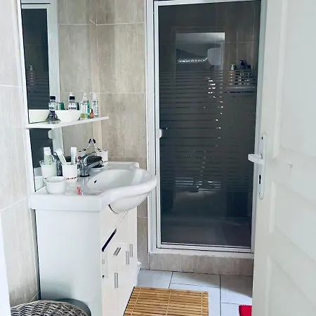 Charming 40m With Balcony In 아파트 *