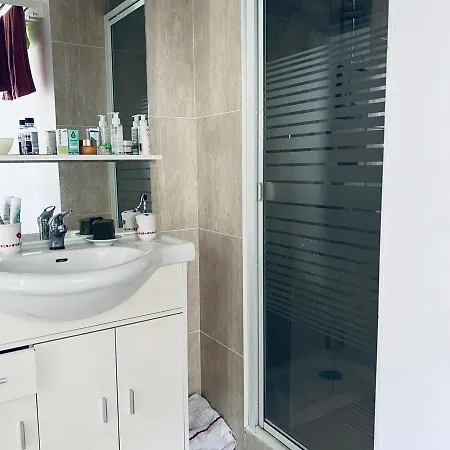 Charming 40m With Balcony In * 라시오타